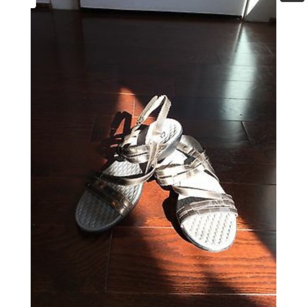Clarks Privo Sandals 65522 Pewter Sz 9.5 EUC